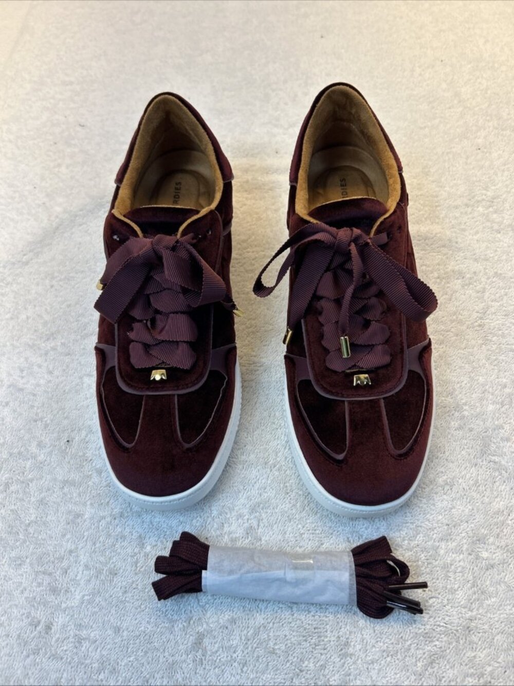 BIRDIES Sneakers The Jay Burgundy Velvet women SZ 7.5 New in Box - Picture 2 of 8